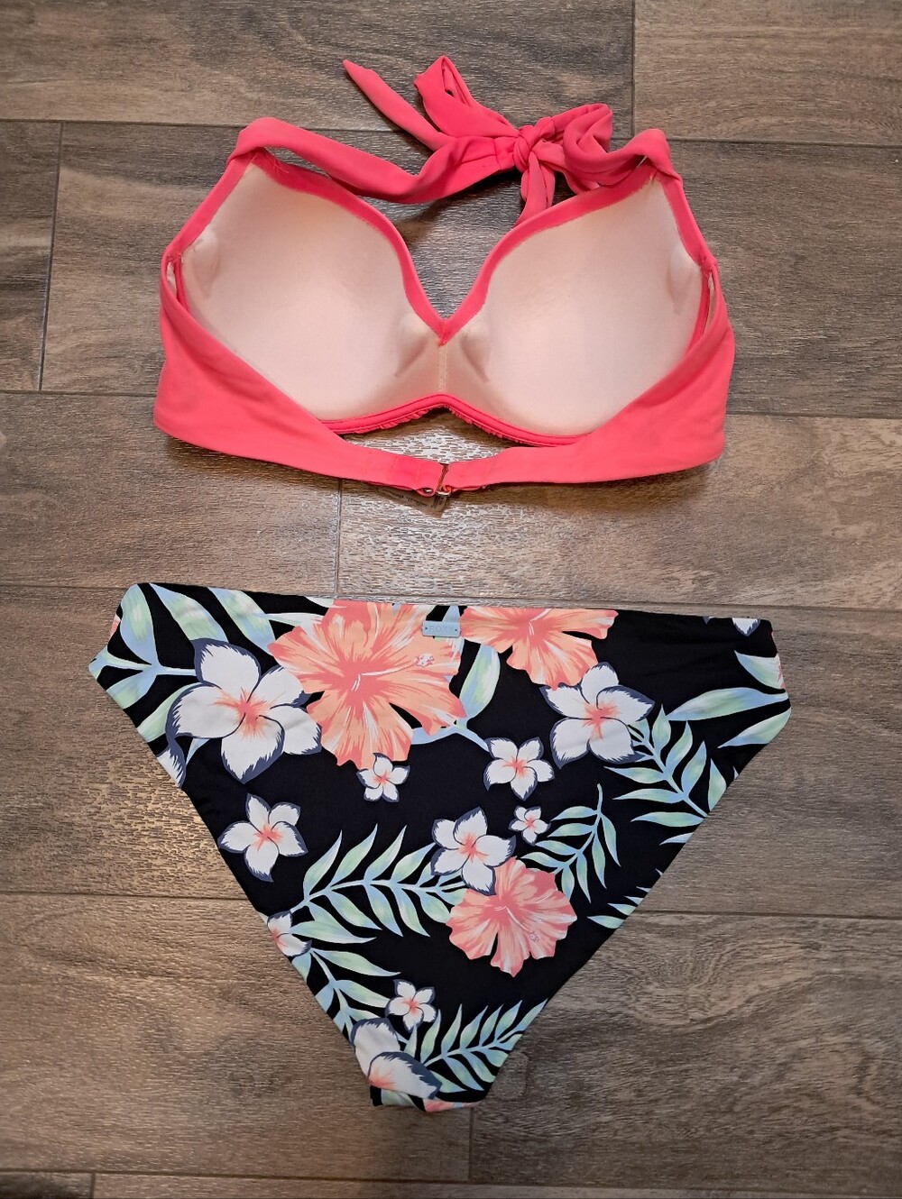 Roxy And Victoria's Secret Bikini Swim Set - Picture 2 of 3